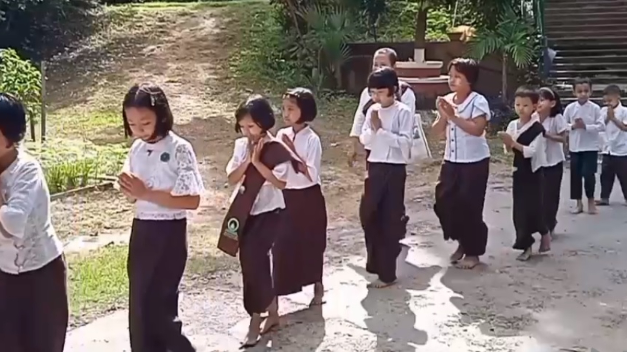 အောင်မြေသာစည်ပရိယတ္တိစာသင်တိုက် ဓမ္မစကူးသင်တန်းကျောင်းဖွင့်လှစ်