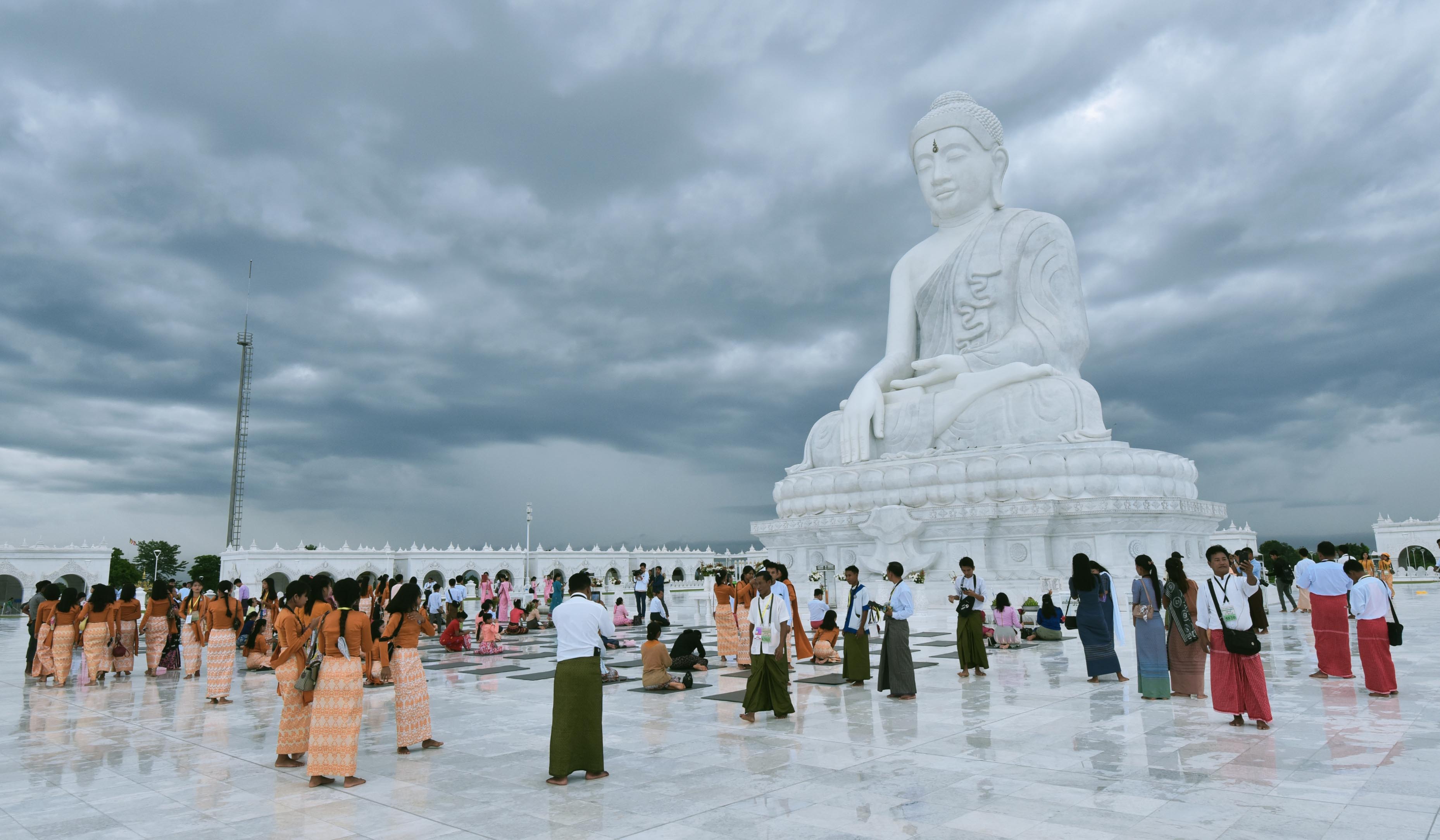 မာရဝိဇယ ဗုဒ္ဓရုပ်ပွားတော်မြတ်ကြီးအား သွားရောက်ဖူးမြော်ကြည်ညို