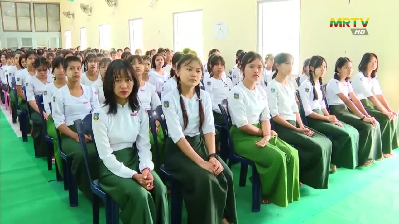 ပြန်ကြားရေးဝန်ကြီးဌာန၊ ဒုတိယဝန်ကြီး ဦးရဲတင့် မန္တလေးမြိုရှိ ပုံနှ...